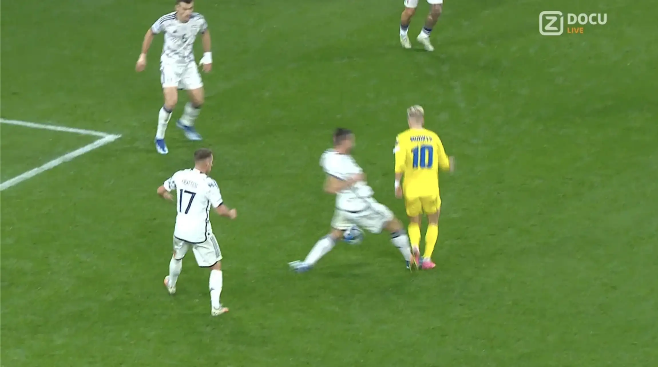 Спорный момент в матче Украина - Италия: Чистый пенальти или симуляция? (ВИДЕО)